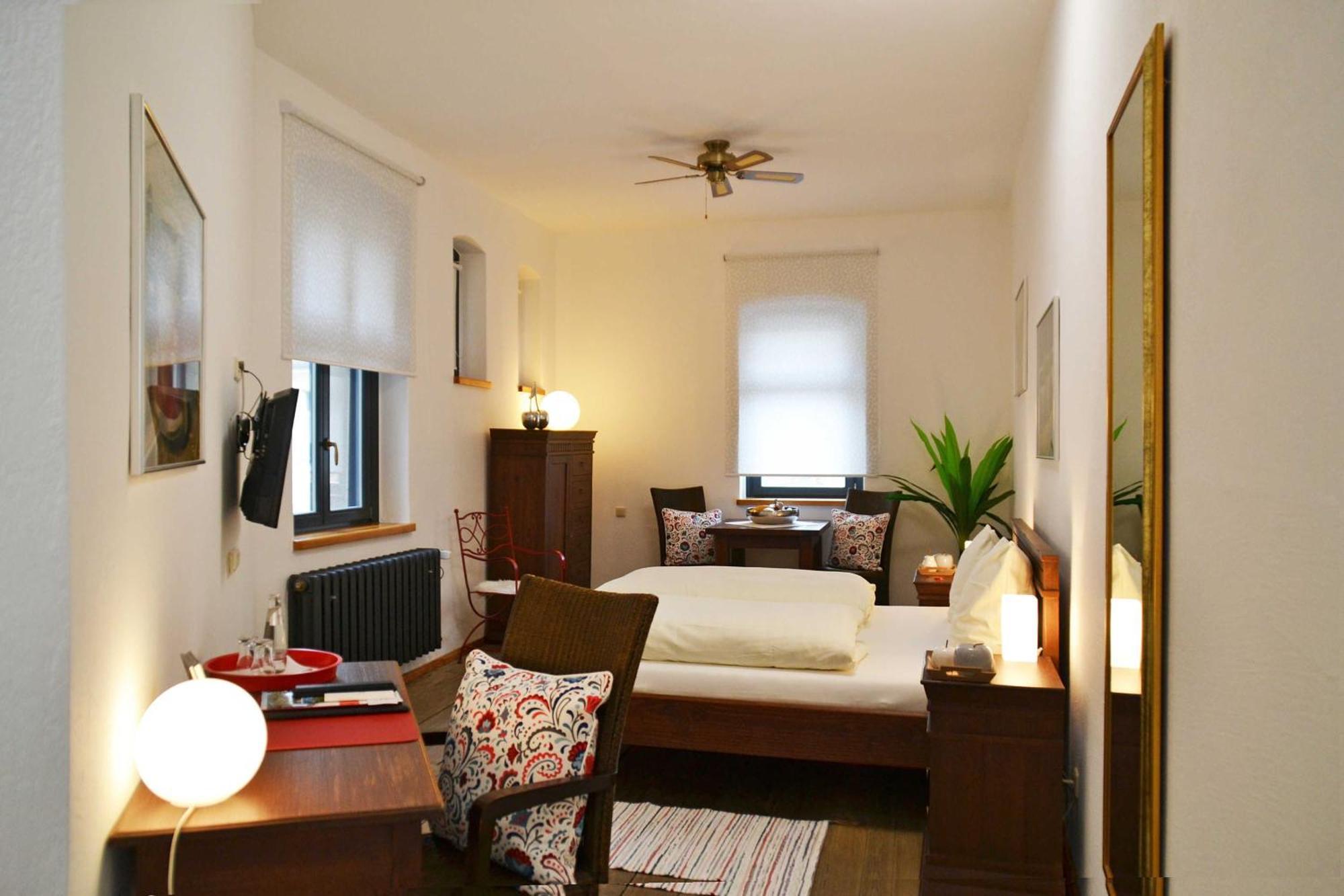 Hermann Hotel Bar Губен Екстериор снимка