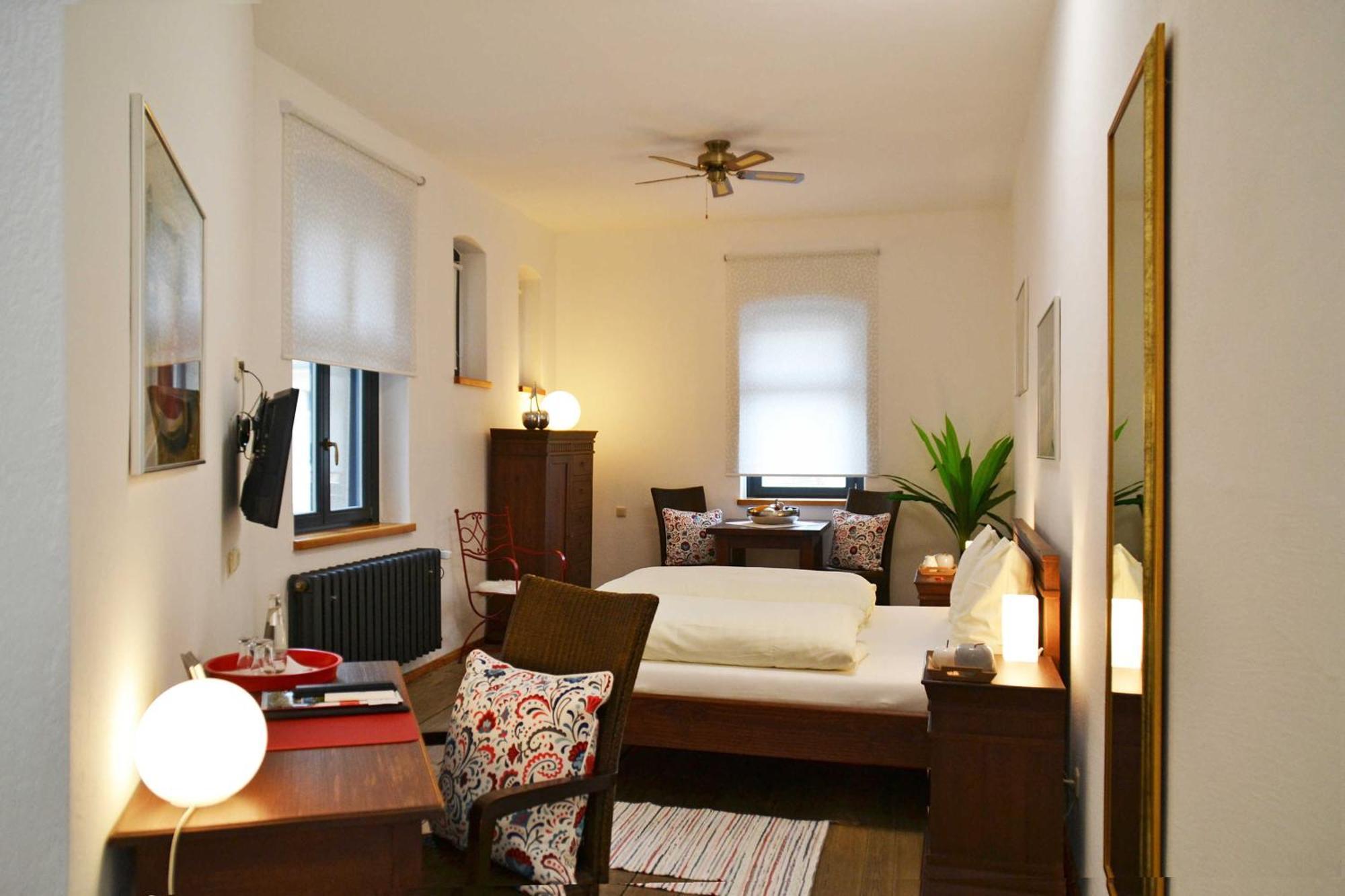 Hermann Hotel Bar Губен Екстериор снимка