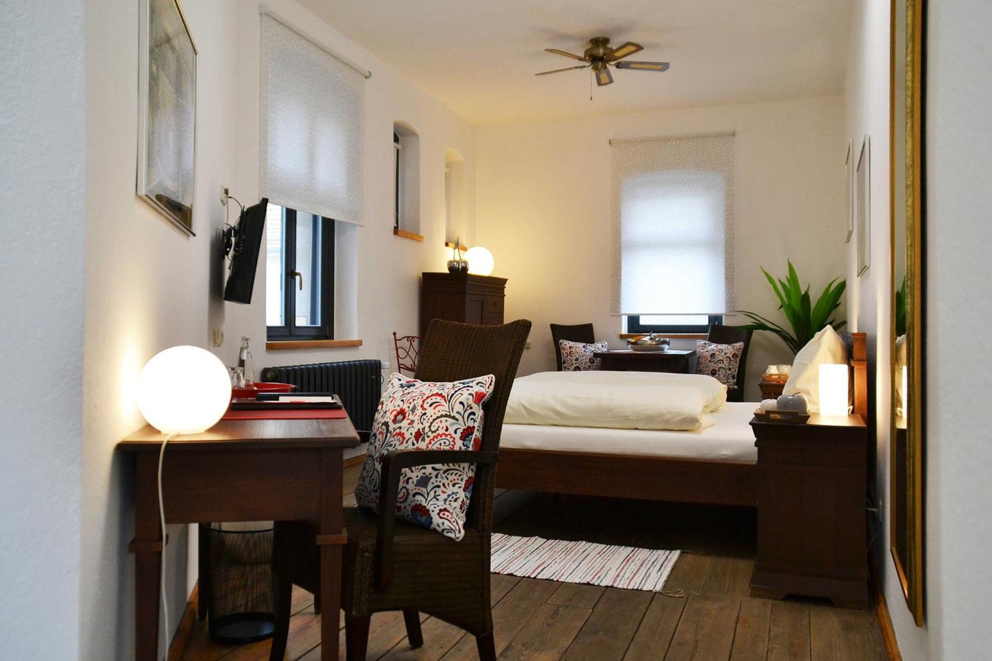 Hermann Hotel Bar Губен Екстериор снимка